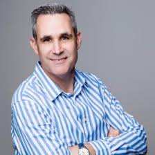 Headshot Charles Kuntz