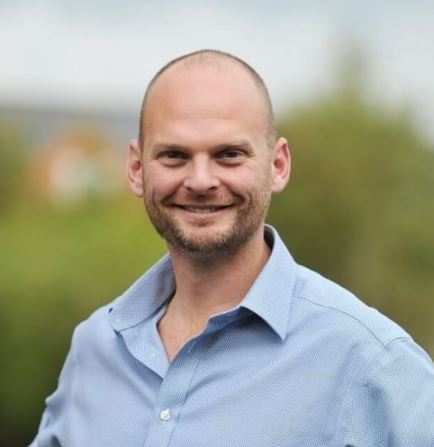 Stuart Cooke, BVetMed CertSAS MRCVS 
 Headshot